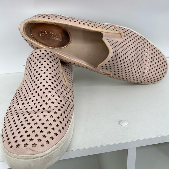 Michael Kors Pink Star Pattern Flats - Picture 2 of 10